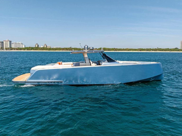 Motorboat rental with or without captain Pardo Yachts Cannes