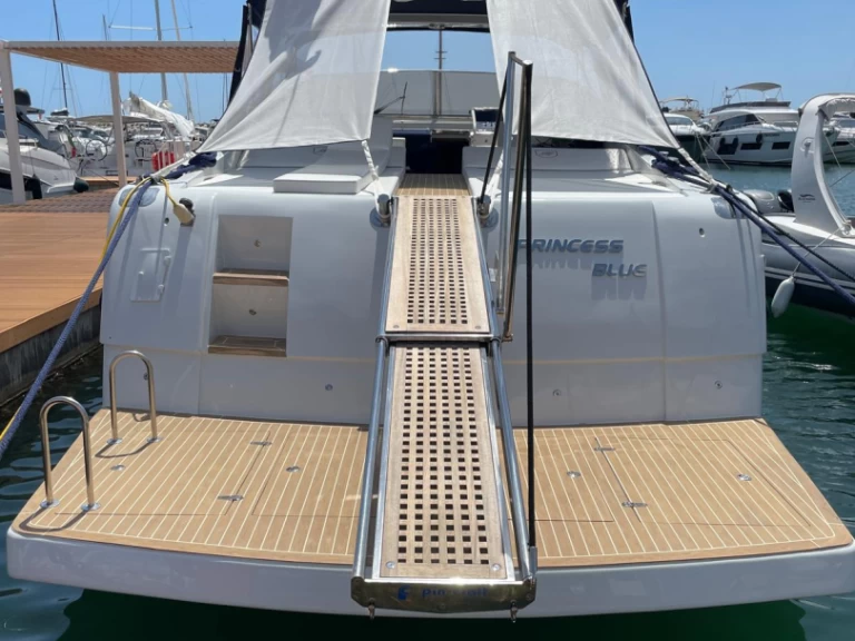 Motorboat for rent Salerno at the best price