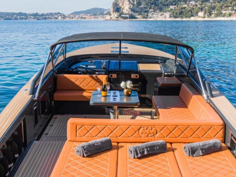 Motorboat rental in Saint-Jean-Cap-Ferrat - VanDutch VanDutch 40