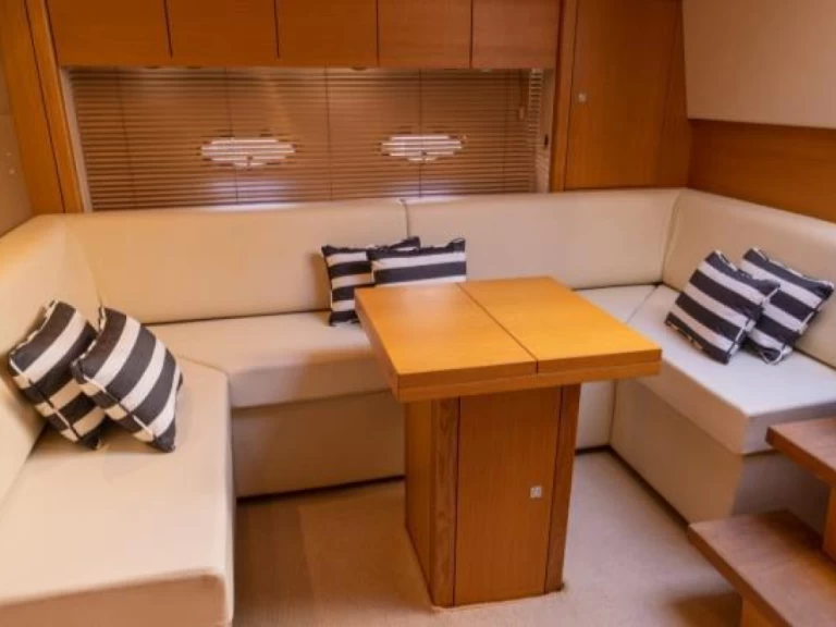 Boat rental Sunseeker Camargue 50 in Golfe-Juan on Samboat