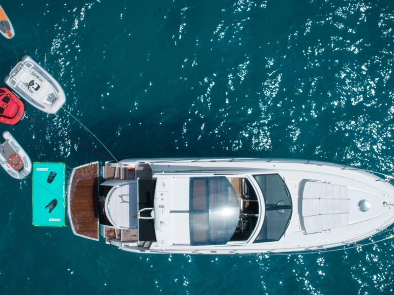 Motorboat for rent Cannes at the best price