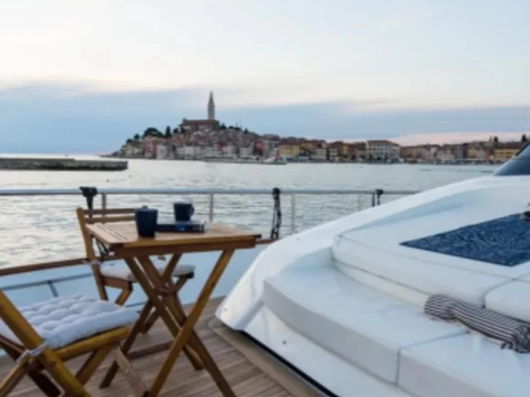 Luxury Yacht rental with or without captain Sun Lorenzo Golfe-Juan