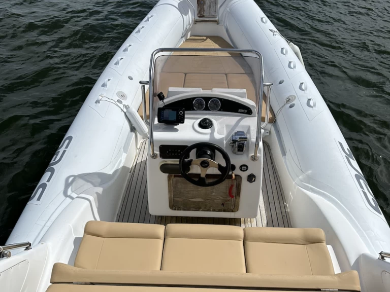 Bareboat Rental RIB Sacs with a boat licence