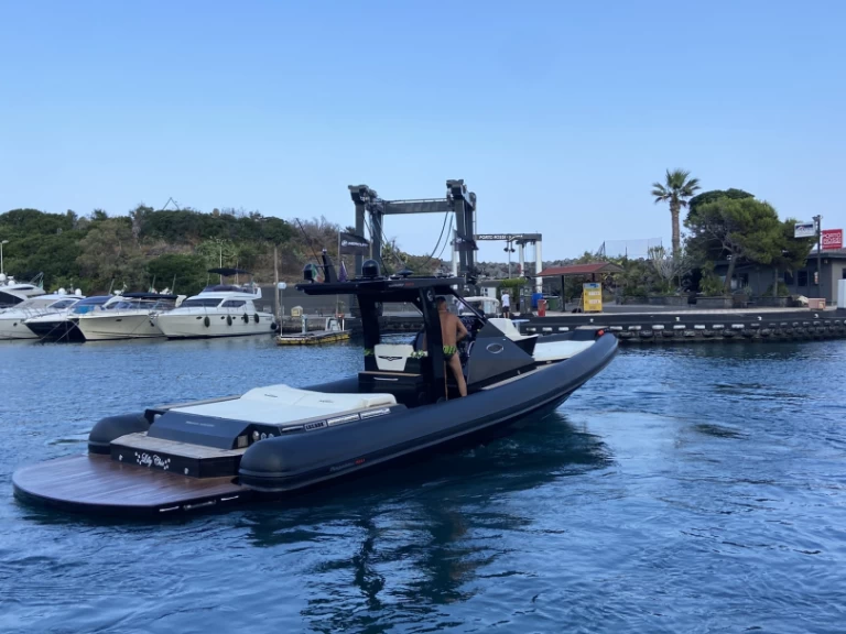 Boat rental Magazzu MX 11 in Catania on Samboat