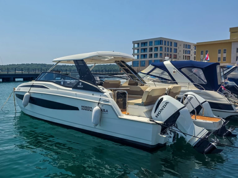 Yacht charter Pula cheap Aquila 32 Sport