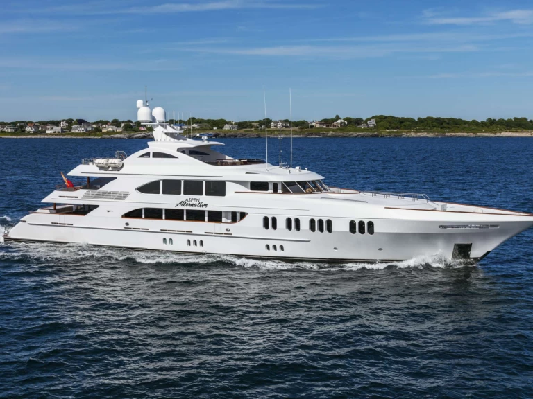 Rent a Trinity Yachts ASPEN ALTERNATIVE Panama