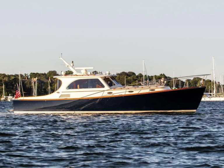 Hinckley MERLIN in Oyster Bay on SamBoat