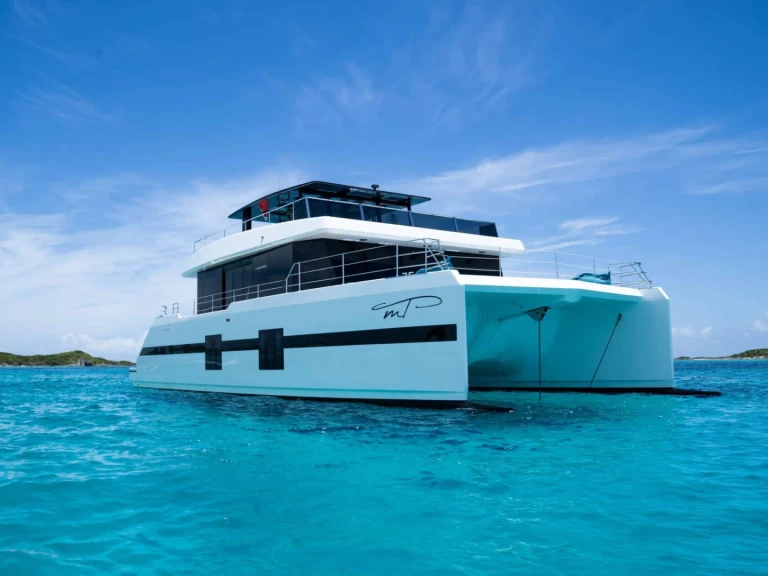 Bareboat Rental Luxury Yacht Sunreef with a boat licence