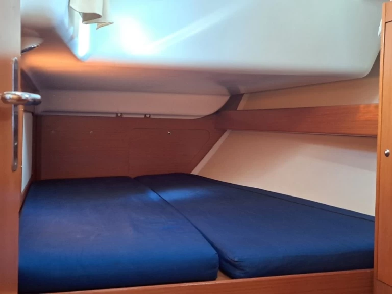 Yacht charter Lávrio cheap Cyclades 50.5