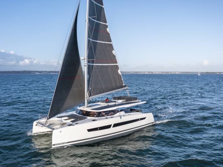 Fountaine Pajot Aura 51 in La Forêt-Fouesnant on SamBoat