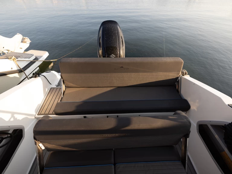 Yacht charter Šibenik cheap Northmaster 685 Cruiser