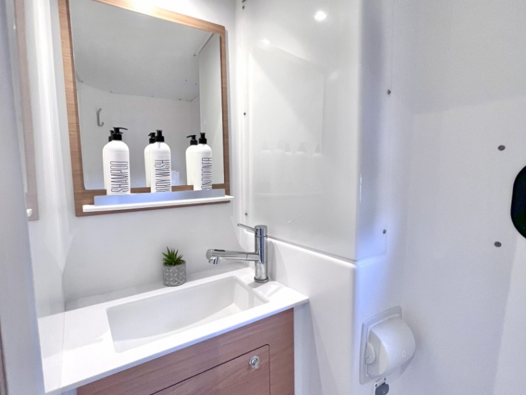 Yacht charter Parham Town cheap Bali Catspace Voile