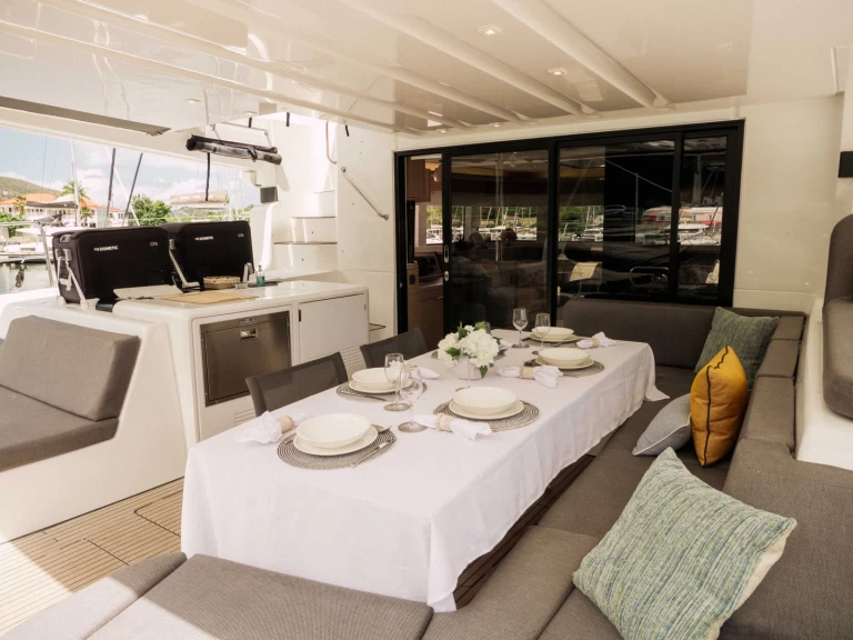 Boat rental Lagoon Lagoon 55 - 4 cab. in Parham Town on Samboat