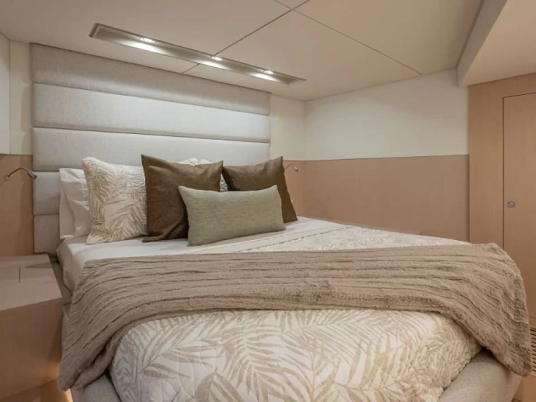 Luxury Yacht for rent Bahamas at the best price