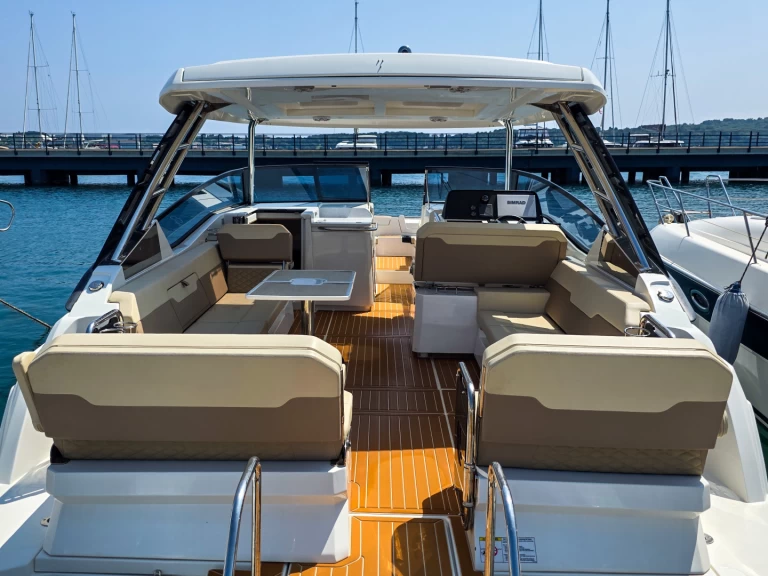 Aquila Aquila 32 Sport in Pula on SamBoat