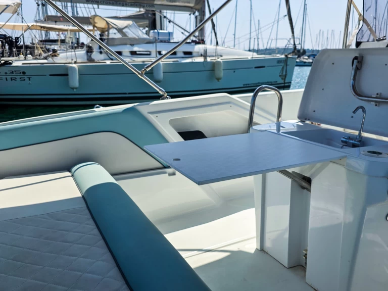 Motorboat rental with or without captain Salpa Pula