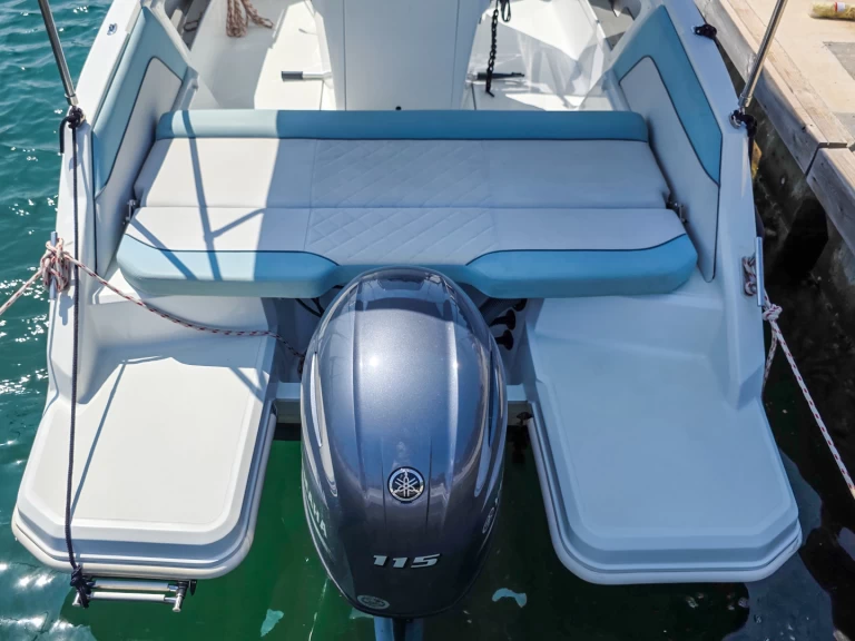 Motorboat for rent Pula at the best price