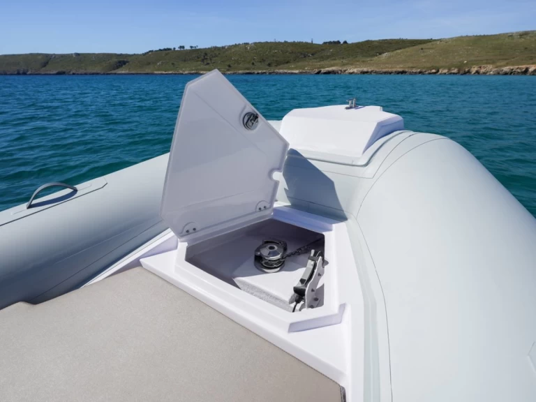 Yacht charter Pula cheap Italboats Predator 700