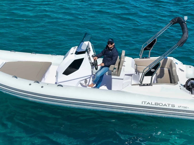 Motorboat rental in Pula -  Italboats Predator 700