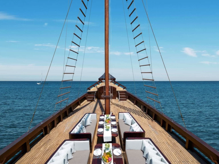 Yacht charter Labuan Bajo cheap Samsara Samudra