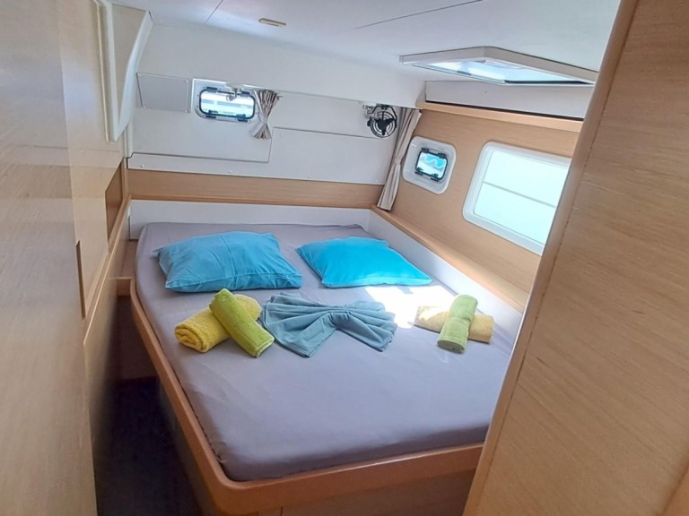 Lagoon Lagoon 400 S2 in Le Marin on SamBoat