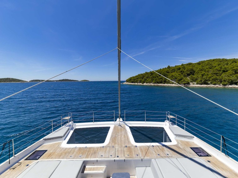 Rent a Sunreef Sunreef 60 (23) Dubrovnik