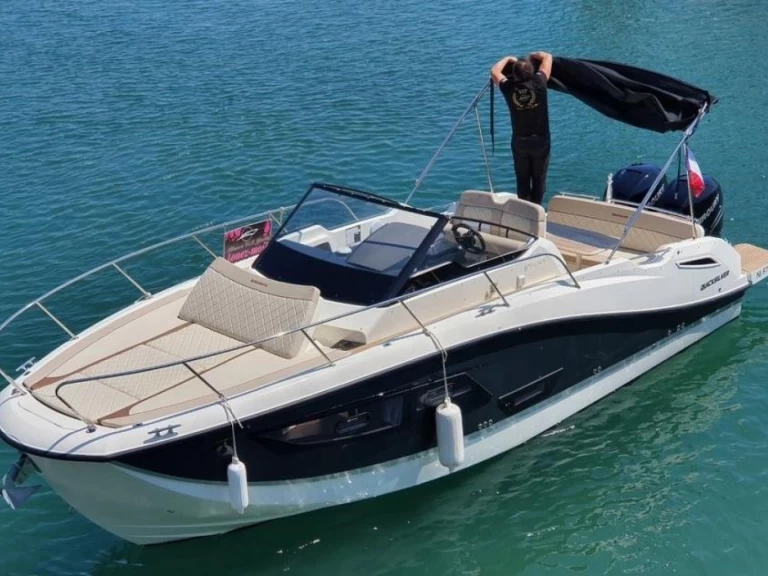 Motorboat for rent Juan-les-Pins at the best price