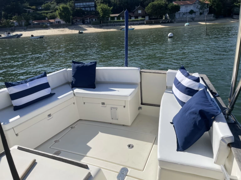 Rent a Rhea Rhea Arcachon