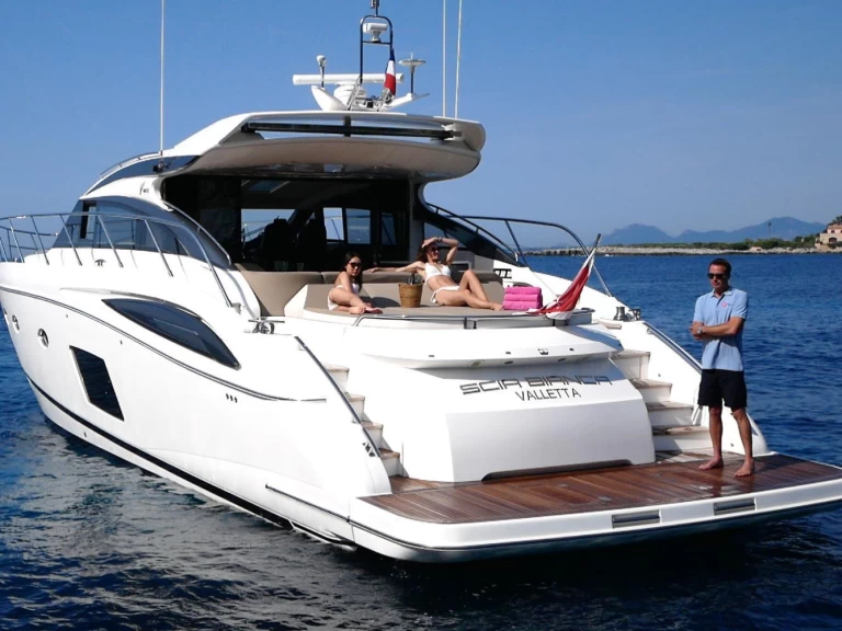 Boat rental Princess Princess V62S in Juan-les-Pins on Samboat