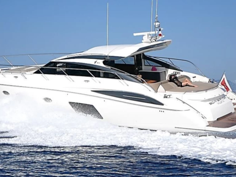 Bareboat Rental Luxury Yacht Princess with a boat licence
