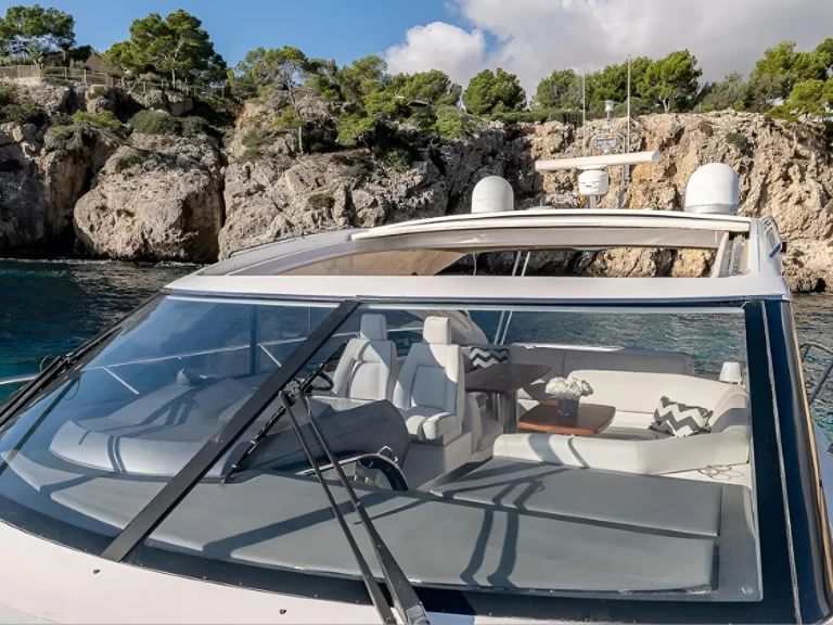 Rent a Princess Princess V48S Juan-les-Pins