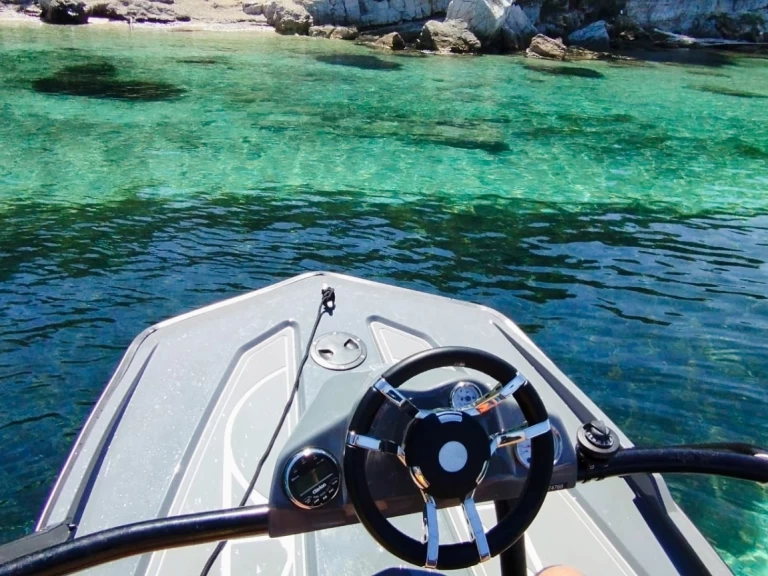 Yacht charter Golfe-Juan cheap Awash 370