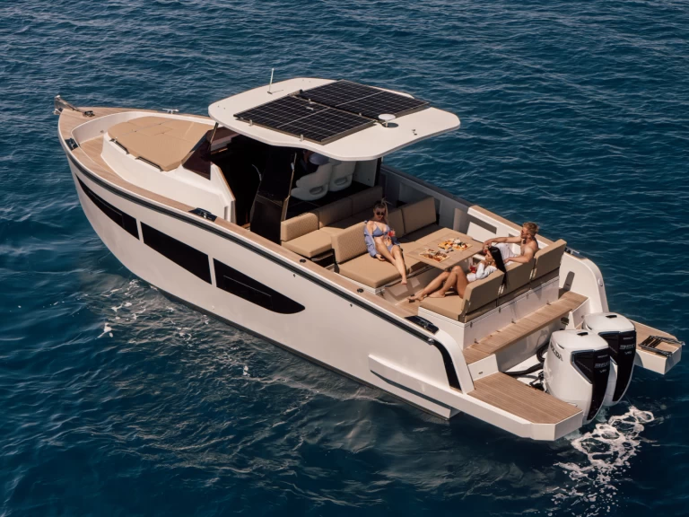 Bareboat Rental Motorboat Vicenzo with a boat licence