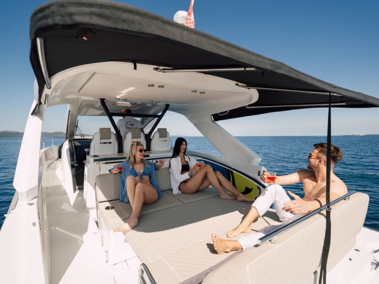Bareboat Rental Motorboat Jeanneau with a boat licence