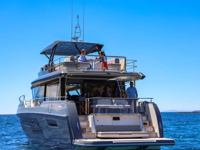 Prestige X60 in Juan-les-Pins on SamBoat