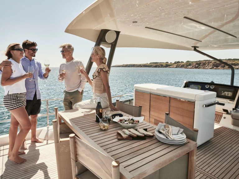 Boat rental Prestige X60 in Juan-les-Pins on Samboat