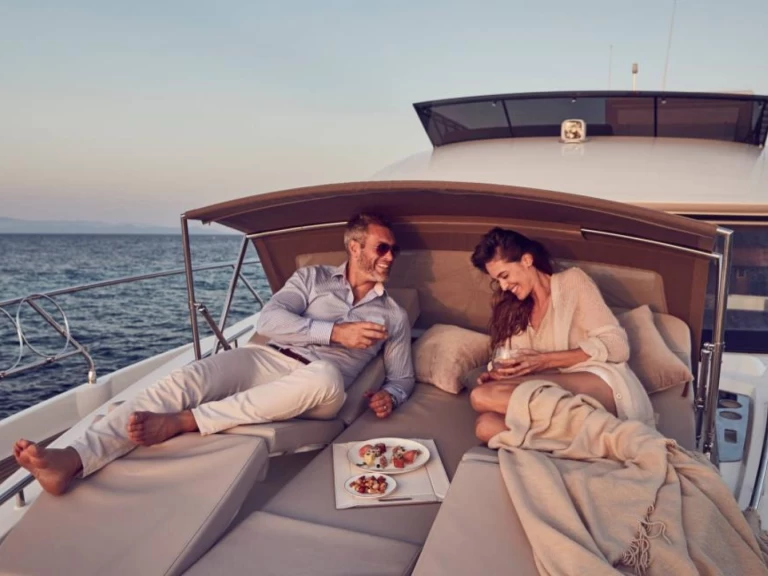 Motorboat rental with or without captain Prestige Saint-Laurent-du-Var