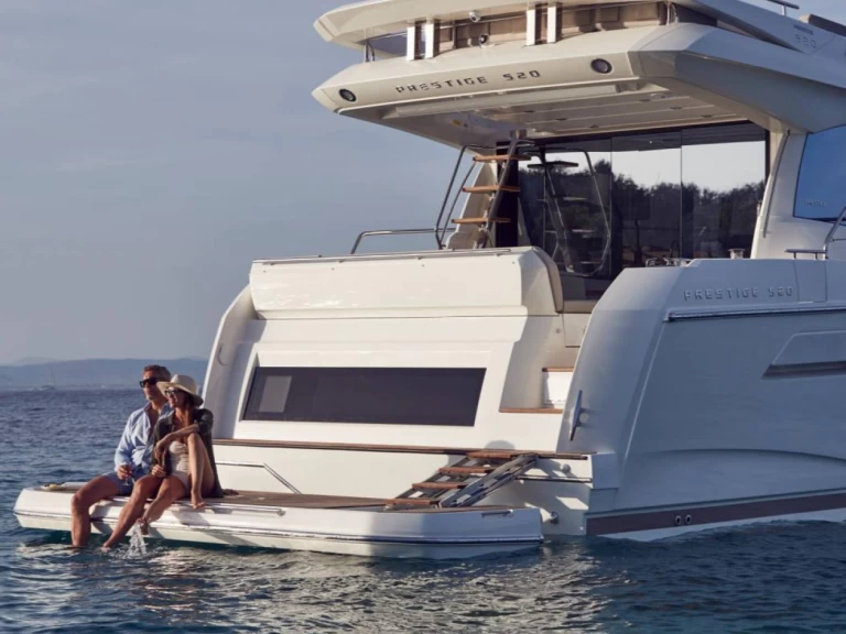 Motorboat rental with or without captain Prestige Saint-Laurent-du-Var