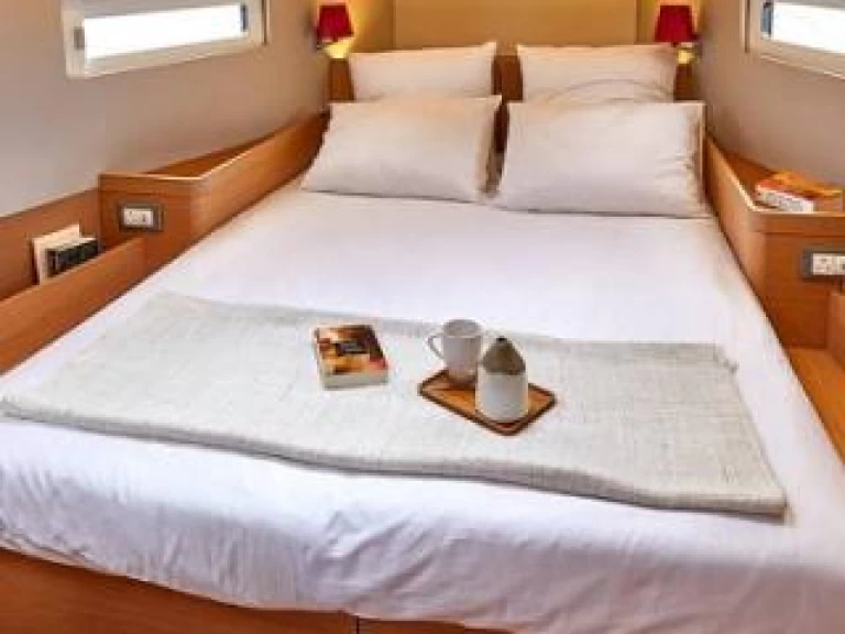 Yacht charter Hyères cheap SUN ODYSSEY 410 NEW