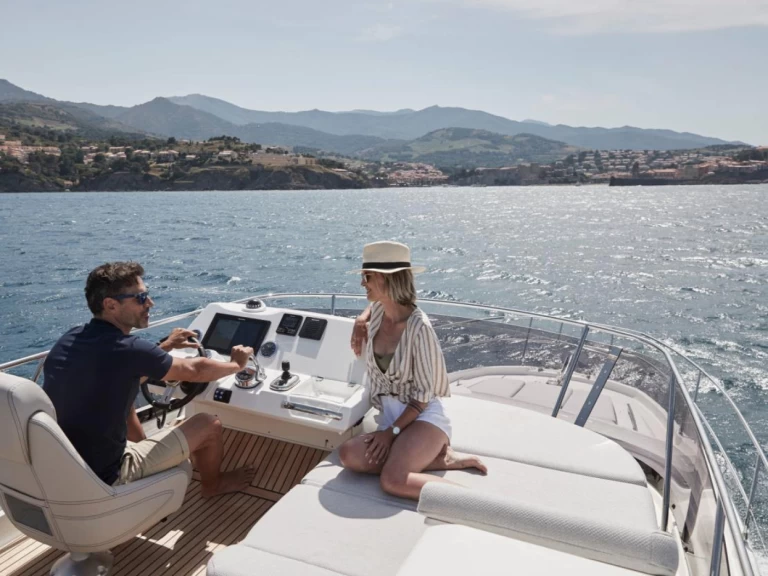 Prestige Prestige 420 Fly in Juan-les-Pins on SamBoat