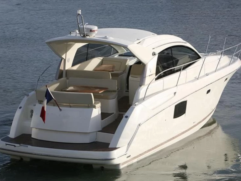 Motorboat for rent Juan-les-Pins at the best price
