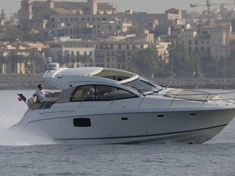 Yacht charter Juan-les-Pins cheap Prestige 390 S