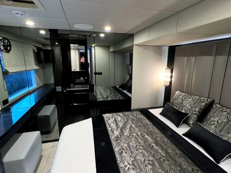 Catamaran rental in Dubrovnik - Sunreef Sunreef 70