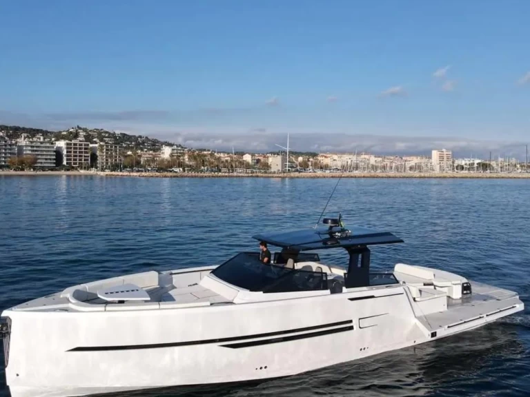 Bareboat Rental Motorboat OKEAN with a boat licence