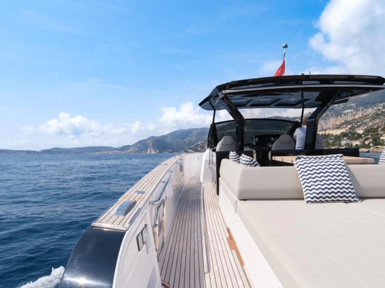 Luxury Yacht rental with or without captain Pardo Yachts Monaco