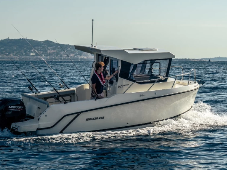 Motorboat rental with or without captain Quicksilver Trébeurden