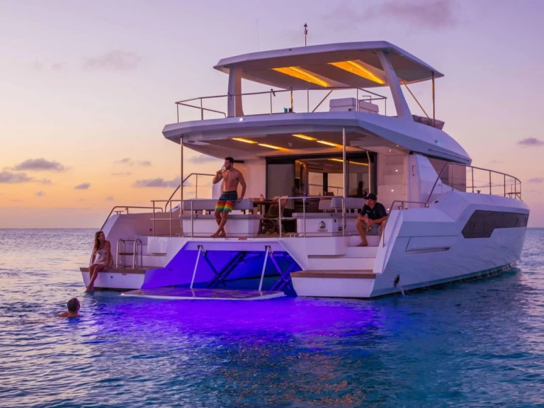 Motorboat rental in Antibes - Leopard 53 PC