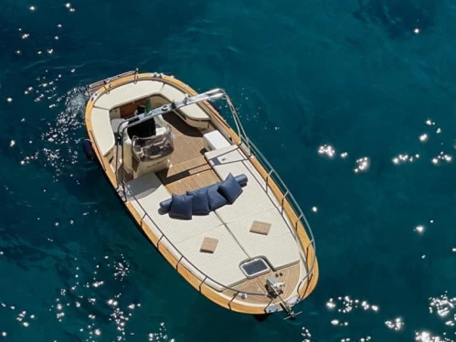 Motorboat rental with or without captain Fratelli Aprea Capri