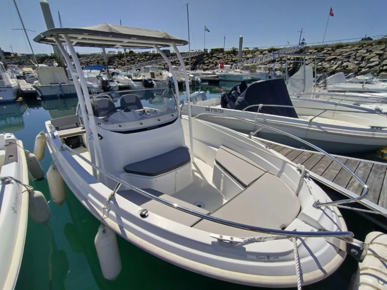 Jeanneau Cap Camarat 5.5 CC Serie 2 in Saint-Quay-Portrieux on SamBoat