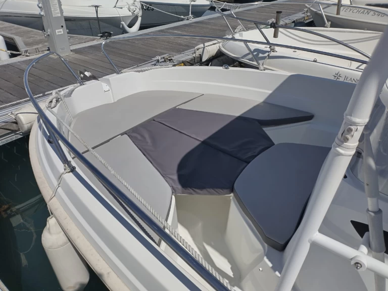 Motorboat rental in Saint-Quay-Portrieux - Jeanneau Cap Camarat 5.5 CC Serie 2